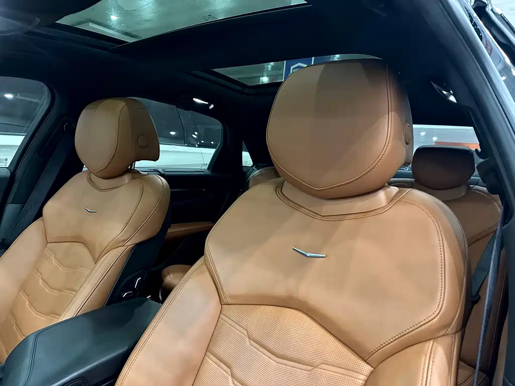 Cadillac CT6 28 T Leading