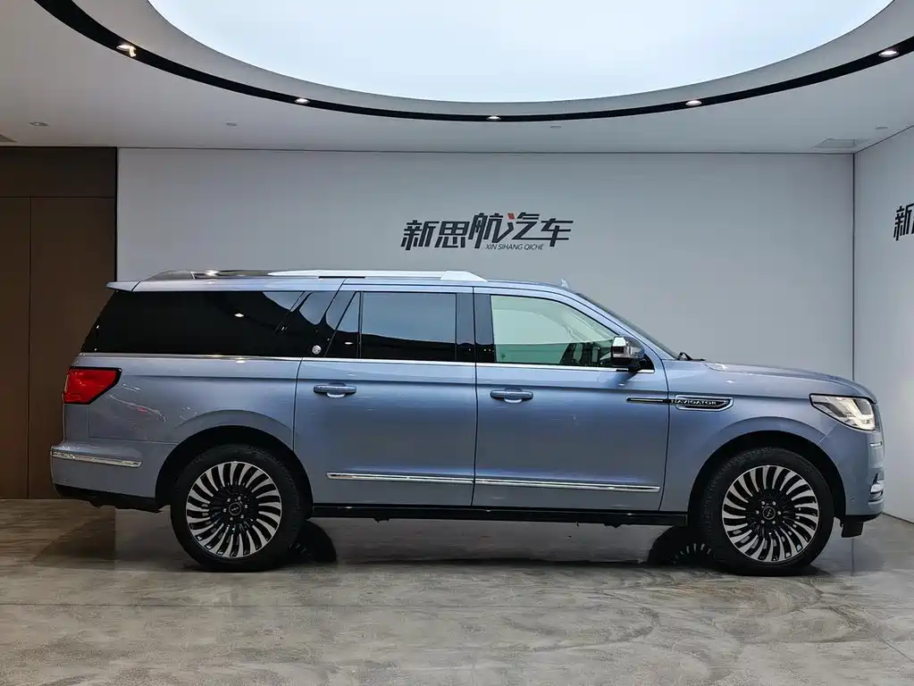 Navigator 3.5 T LWB President