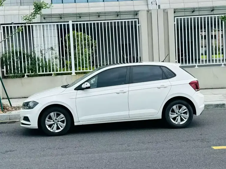 Volkswagen Polo Plus 1.5 L Auto Panoramic Pleasure