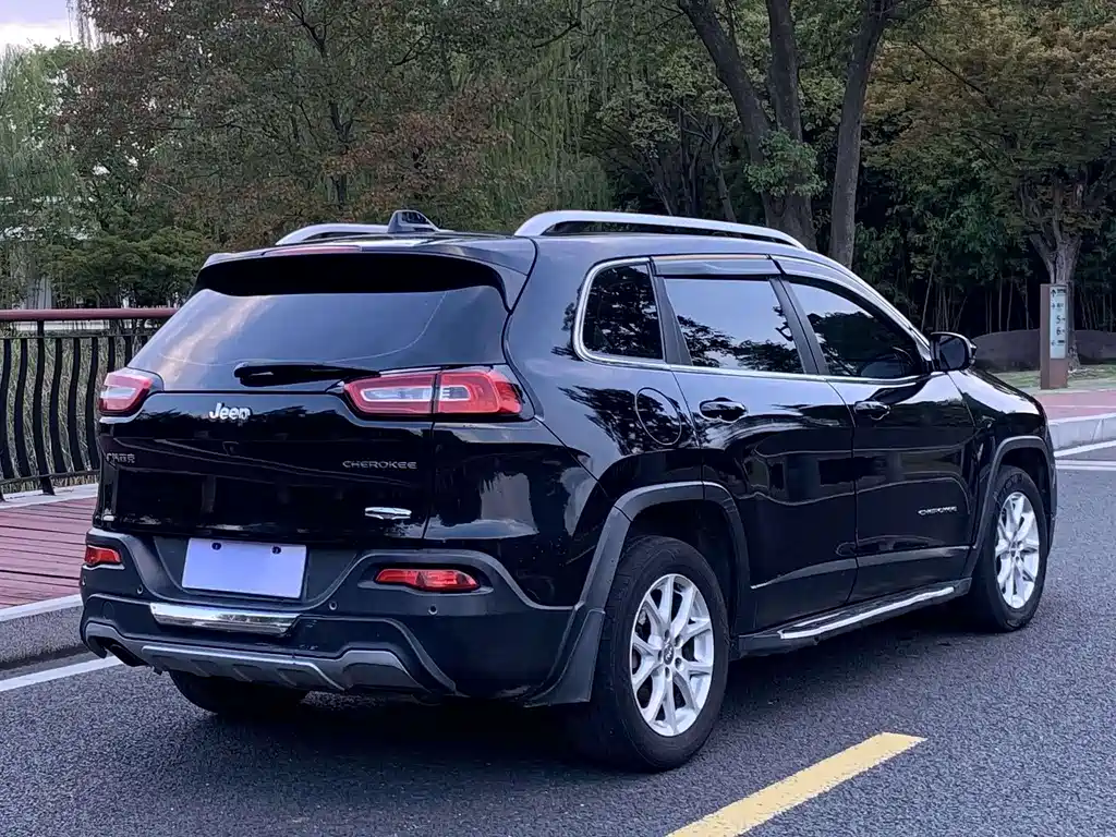 Cherokee 2.4 L Leading Intelligent