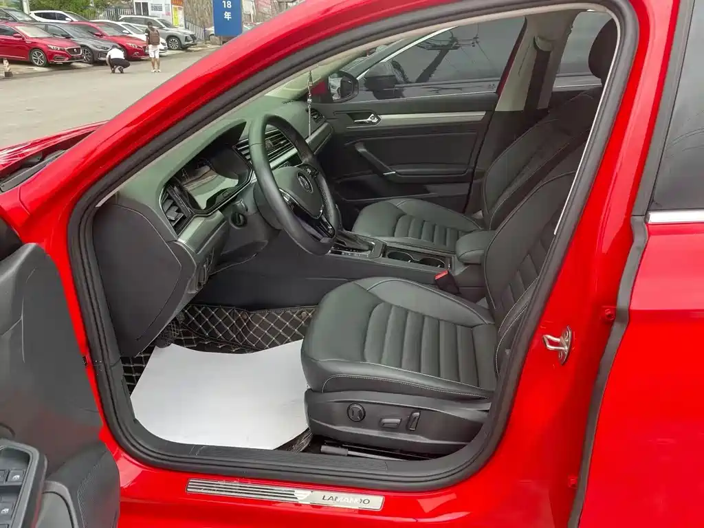 Lamando 280 TSI DSG Comfort CN-V