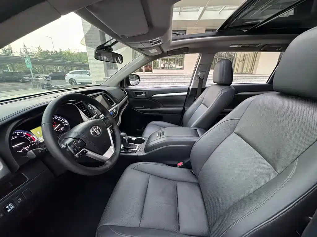 Highlander 2.0 T 4 WD Luxury 7-seat