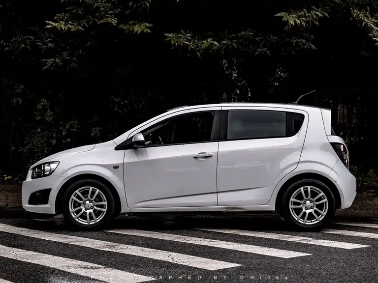 Chevrolet Aveo Hatchback 1.6 L AT SX
