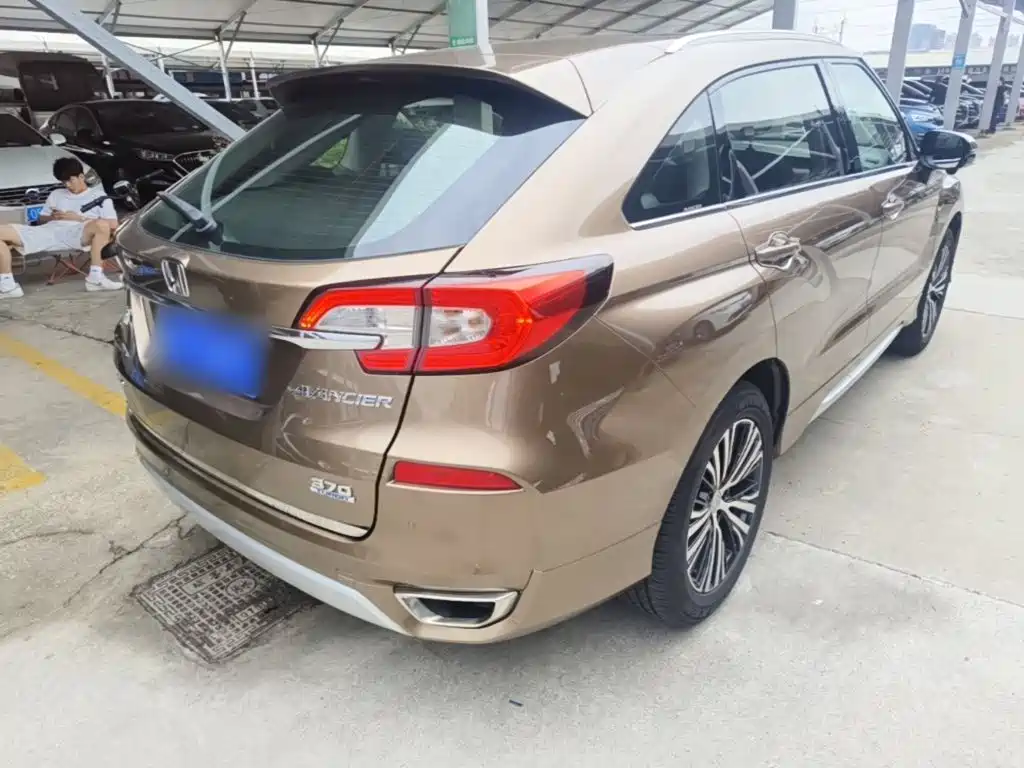 Avancier 370 TURBO 4 WD Premium