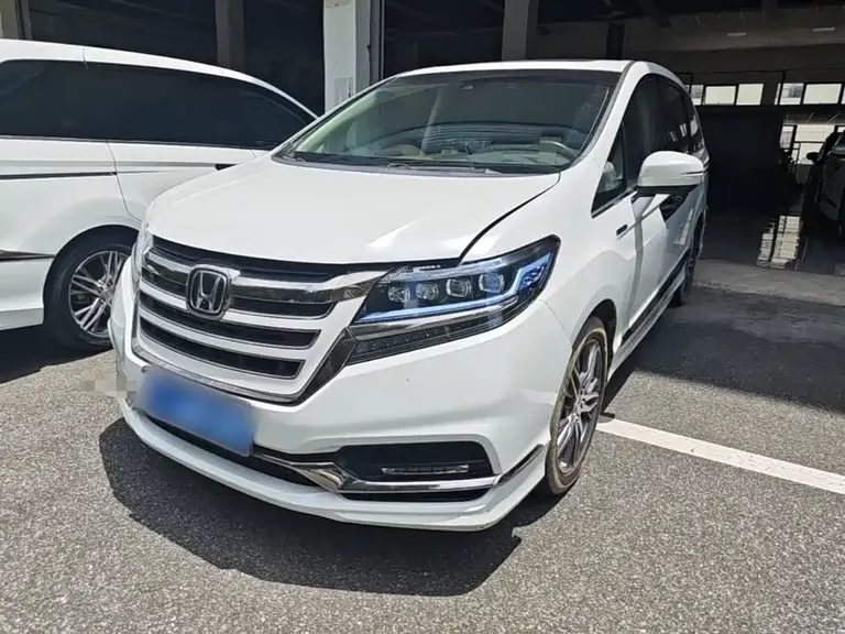 Honda Elysion 2.0 L Hybrid Luxury