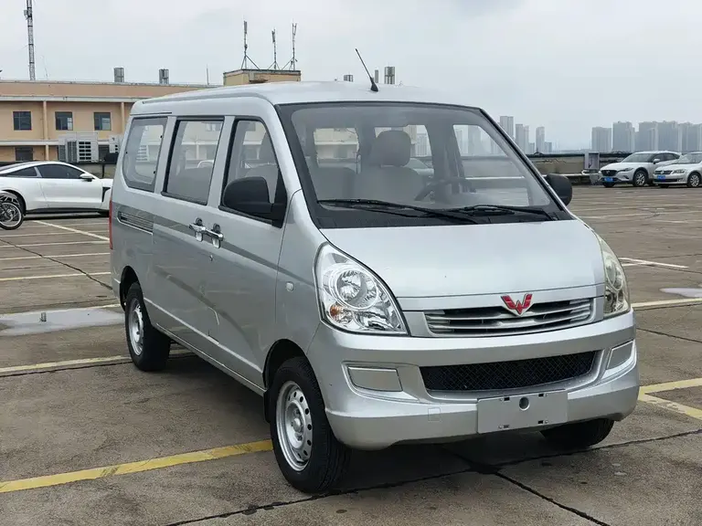 Wuling Rongguang S 1.2 L Standard AC 5-seatLSI