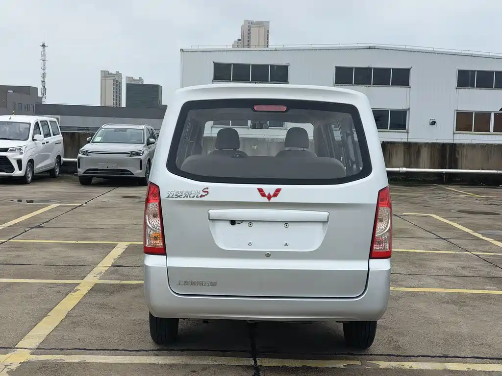 Wuling Rongguang S 1.2 L Standard AC 5-seatLSI