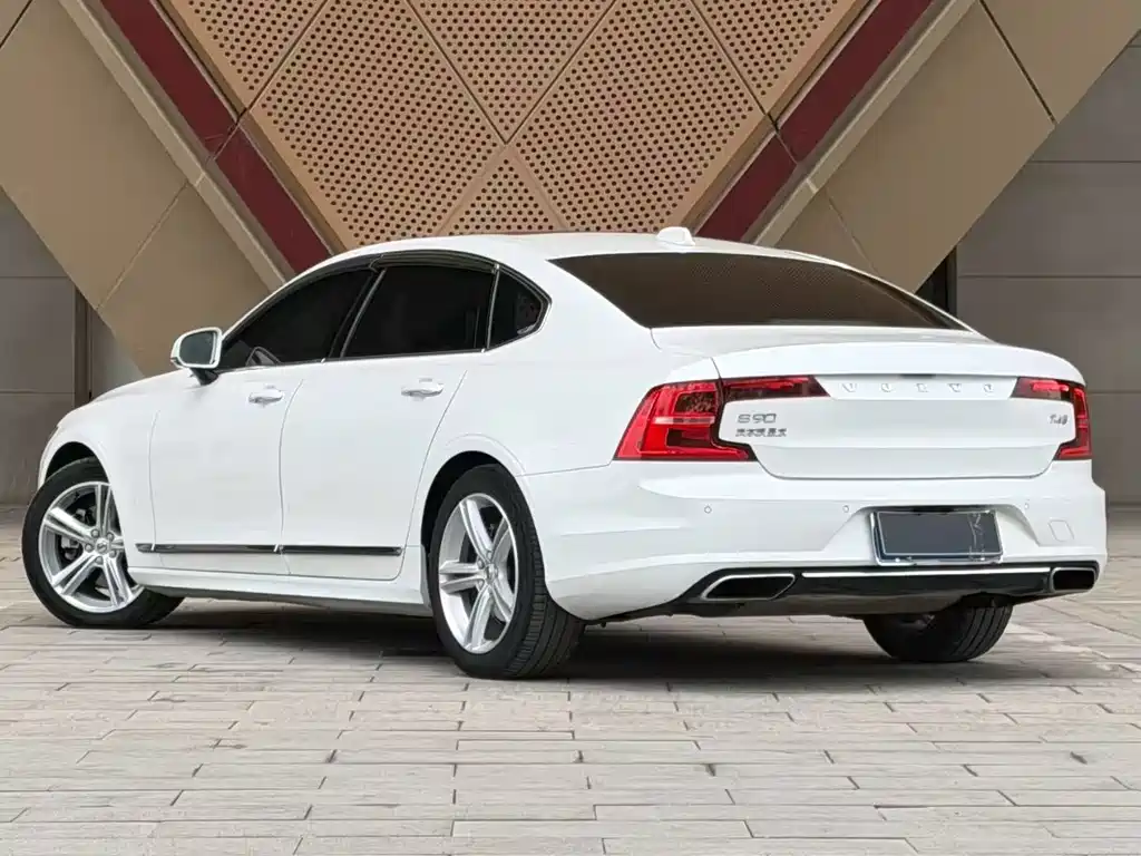 Volvo S90 T4 Smart Ease