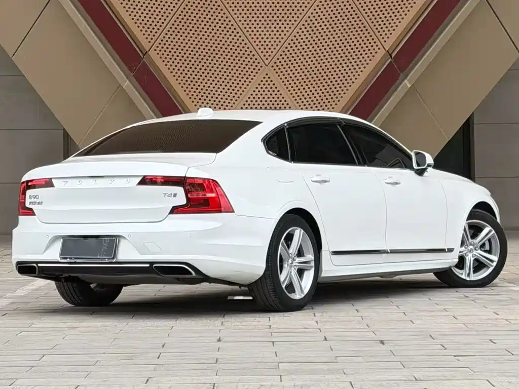 Volvo S90 T4 Smart Ease