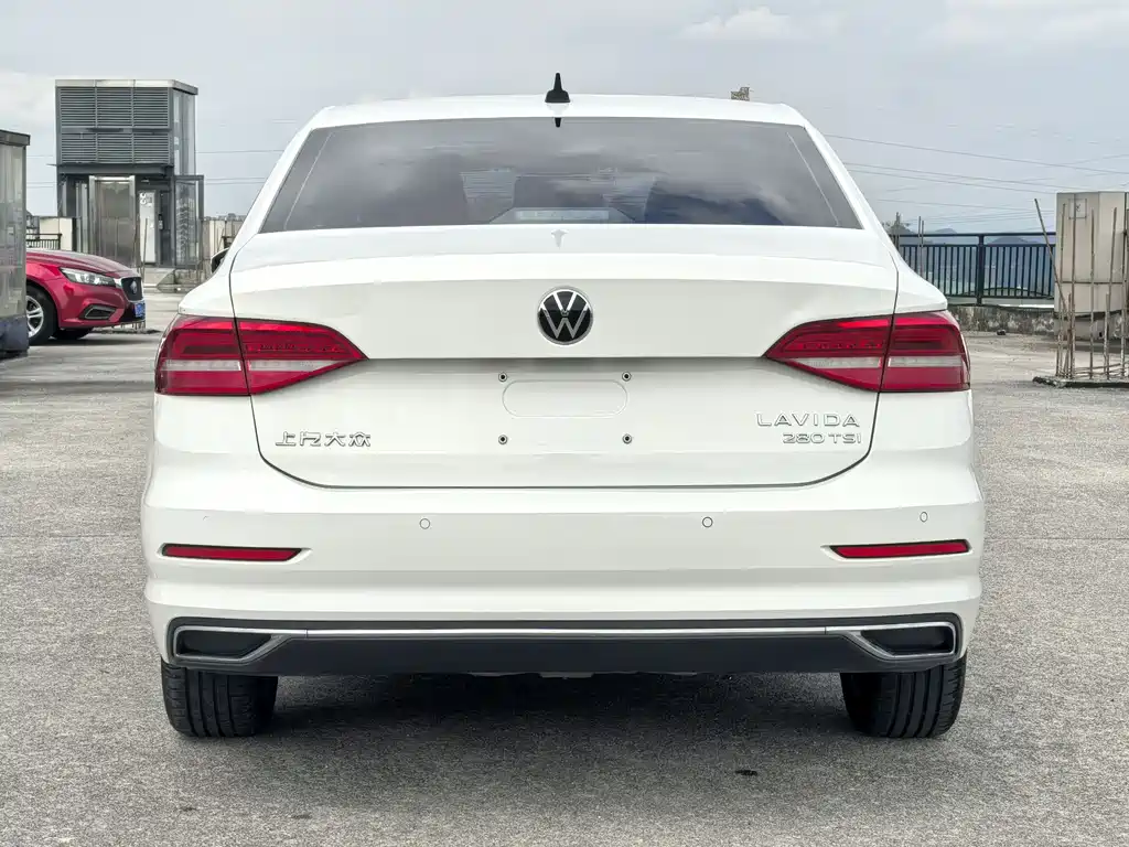 Lavida 280 TSI DSG Comfort