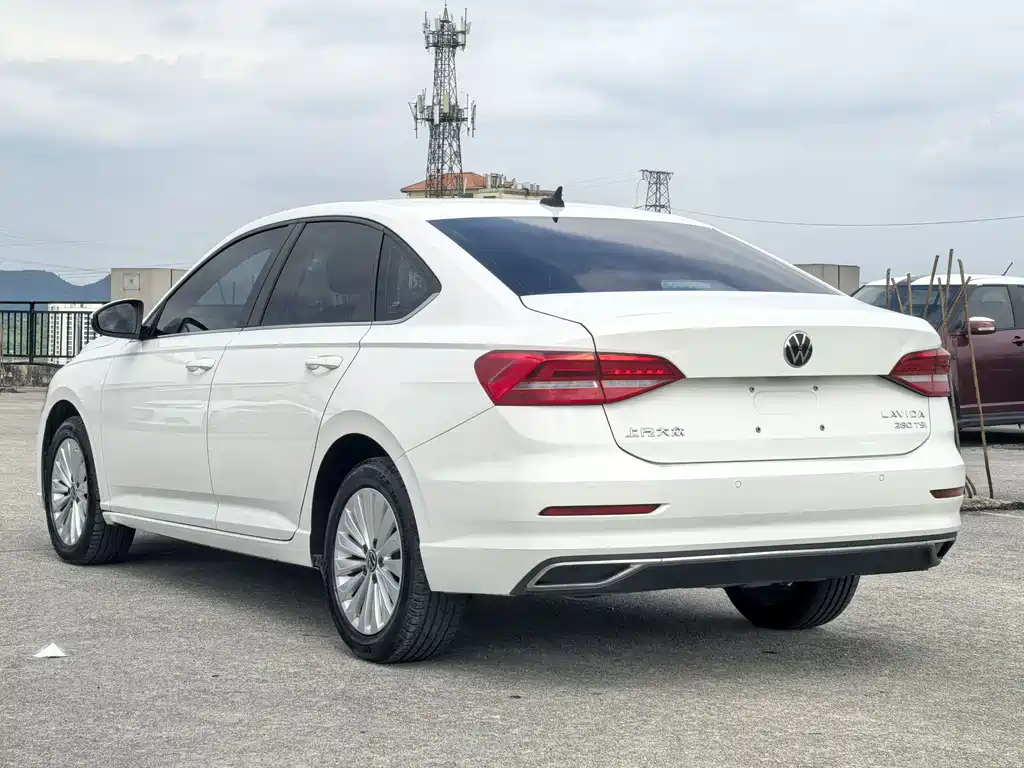 Lavida 280 TSI DSG Comfort