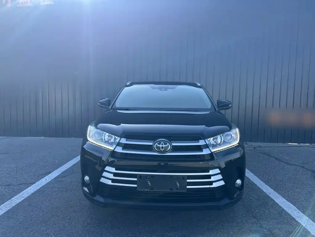 Highlander 2.0 T 4 WD Luxury 7-seat CN-VI