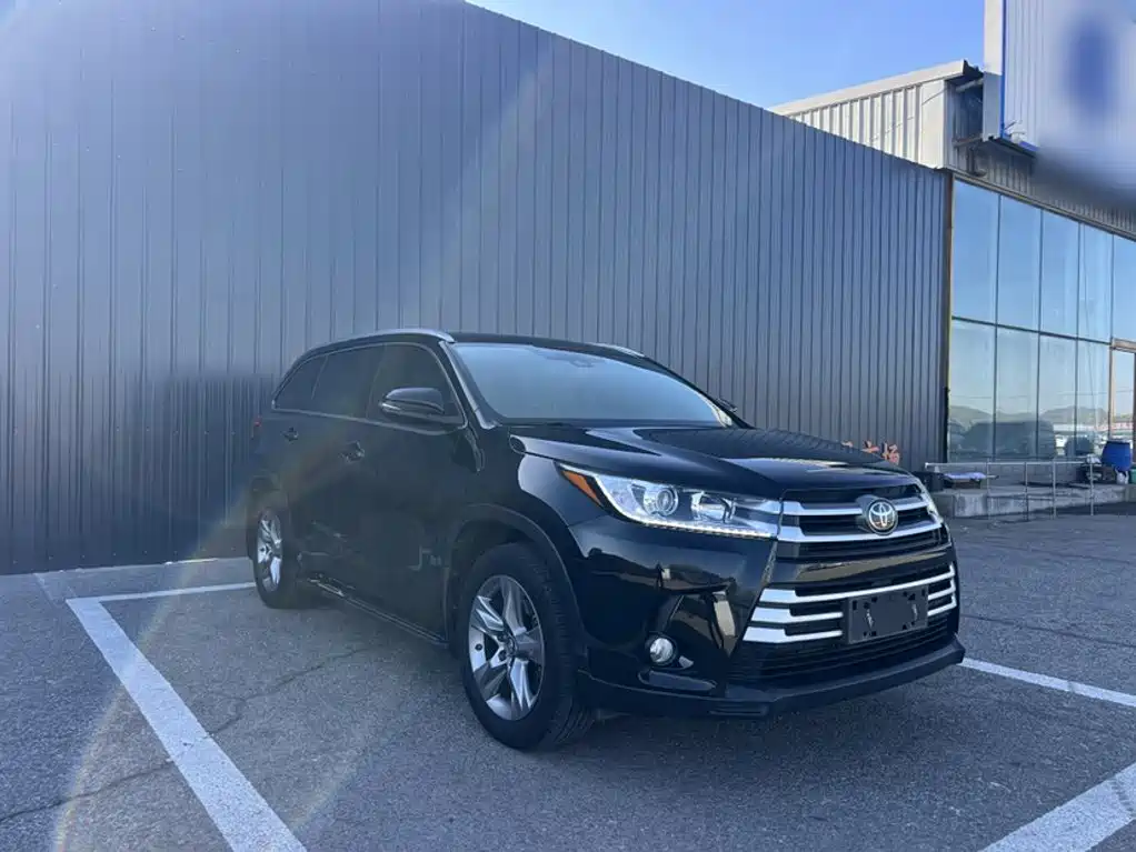 Highlander 2.0 T 4 WD Luxury 7-seat CN-VI