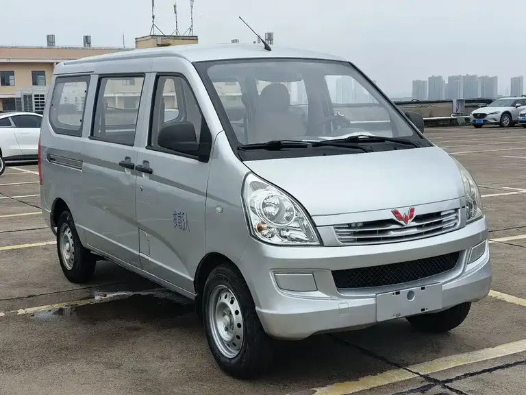 Wuling Rongguang 五菱荣光 2017款 1.2 L 加长基本型