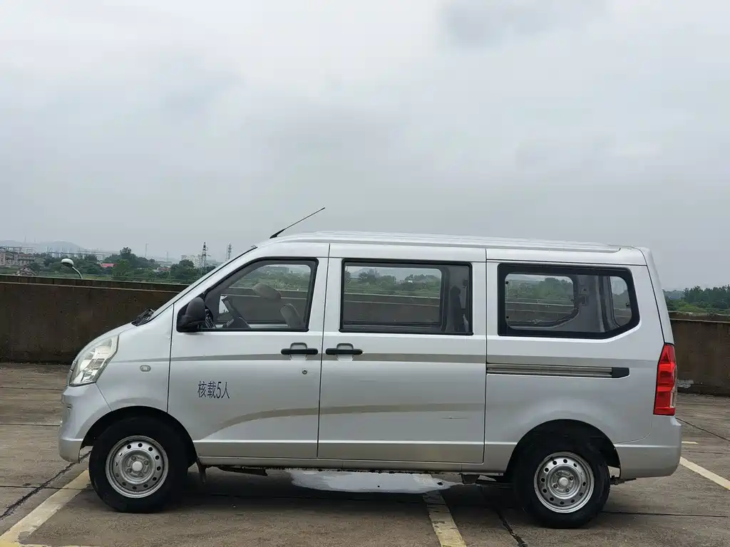 Wuling Rongguang 五菱荣光 2017款 1.2 L 加长基本型