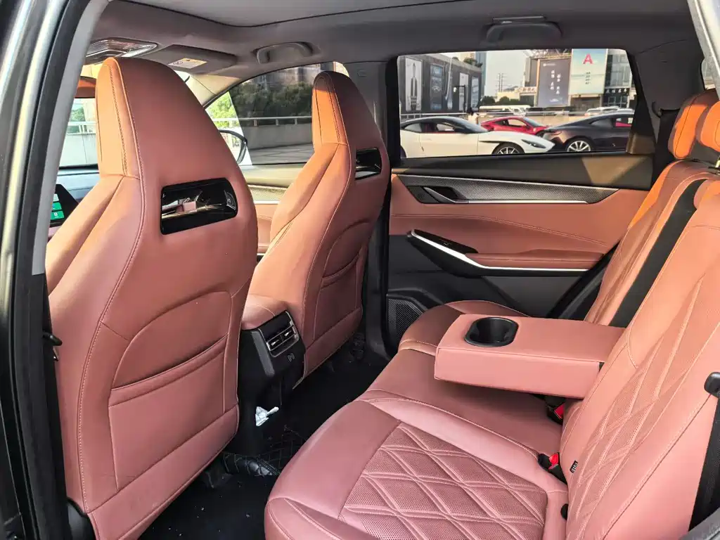 Changan CS75 PLUS 1.5 T Auto Distinguished