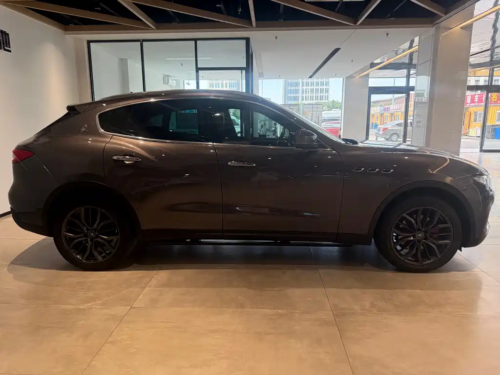 Levante 3.0 T Standard CN-VI