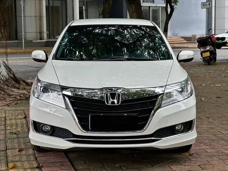 Honda Crider 1.8 L CVT Comfort