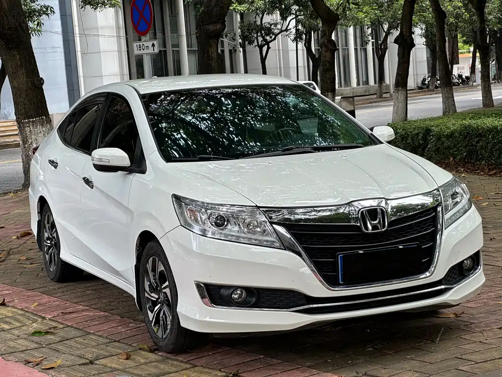Crider 1.8 L CVT Comfort
