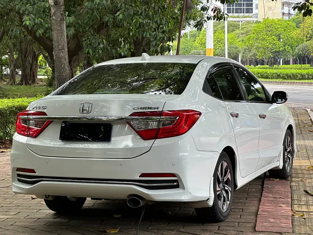 Crider 1.8 L CVT Comfort