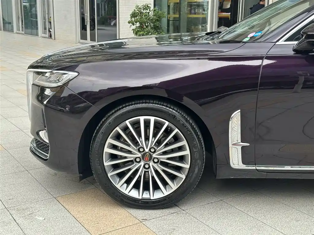 Hongqi H9 2.0 T Connected Flagship