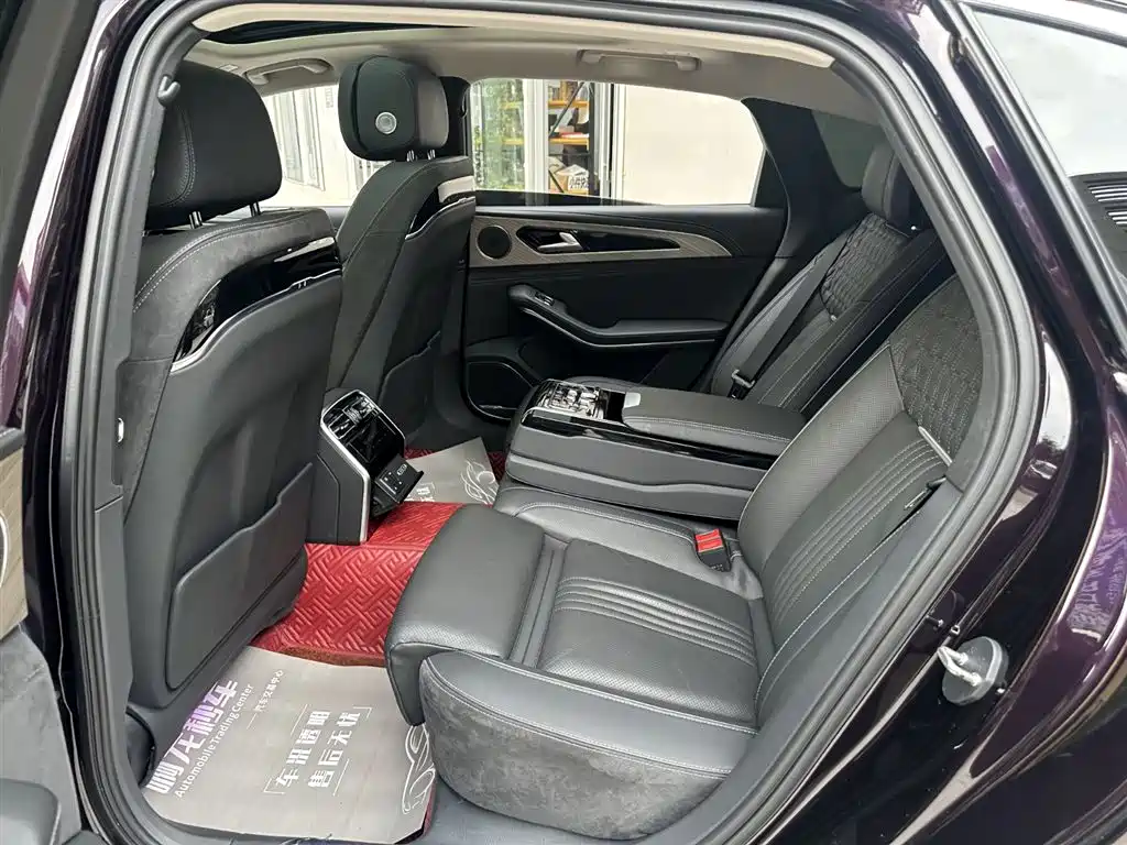 Hongqi H9 2.0 T Connected Flagship