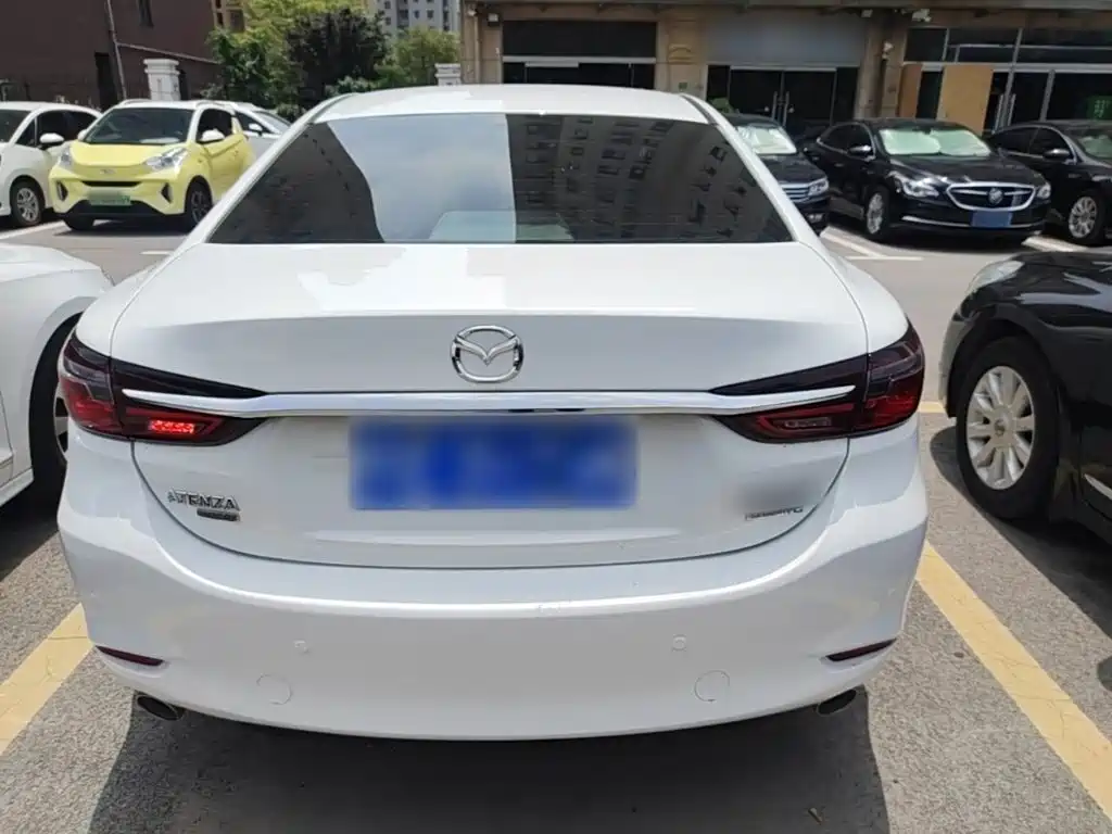 Atenza 2.0 L Blue Sky Luxury