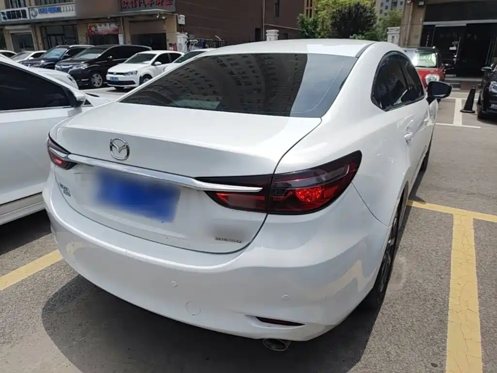 Atenza 2.0 L Blue Sky Luxury