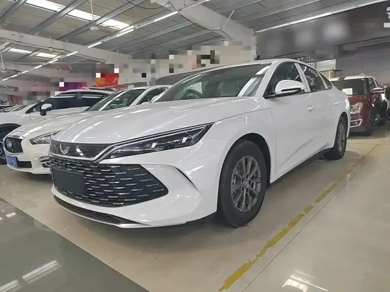 BYD Qin L DM-i 80 KM Leading