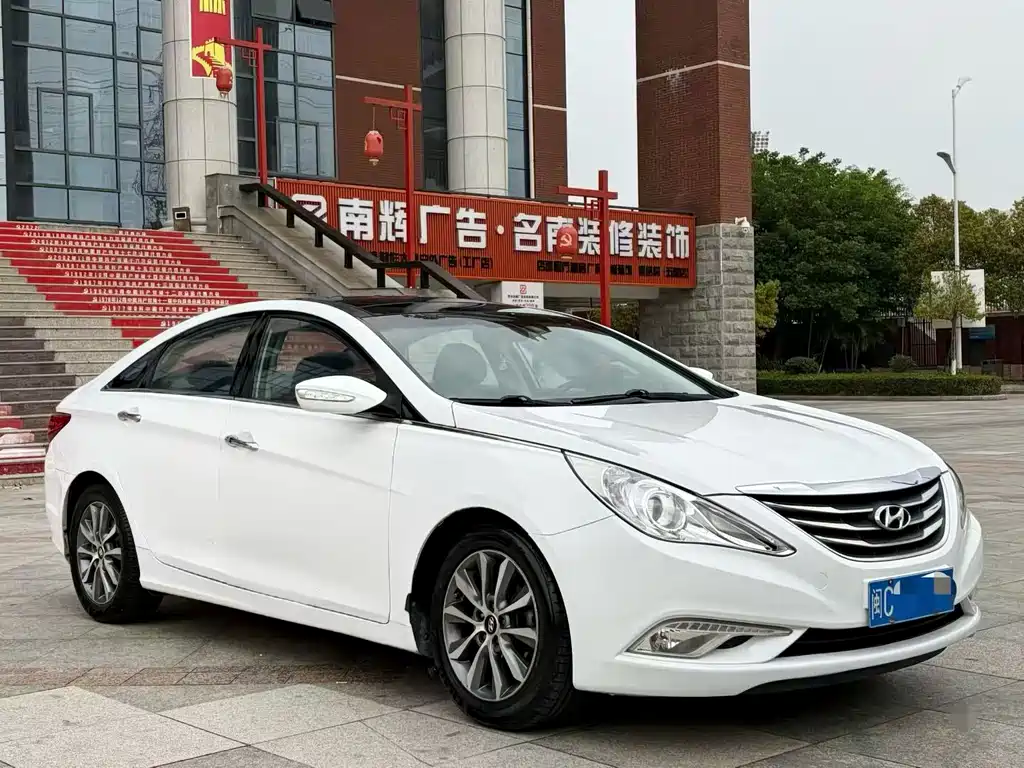 Sonata 2.0 L Auto Luxury