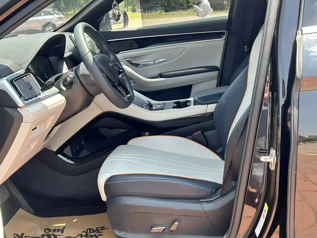 Song PLUS NEV Champion DM-i 110 KM Flagship PLUS
