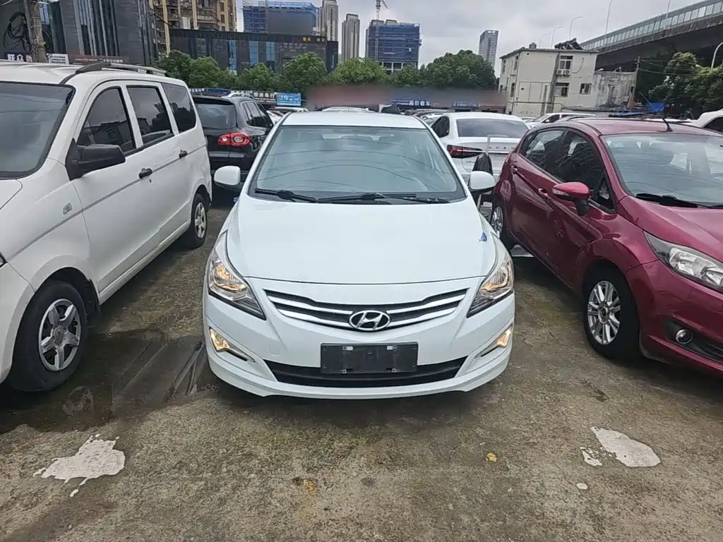 Accent 1.4 L Manual Intelligent GLS