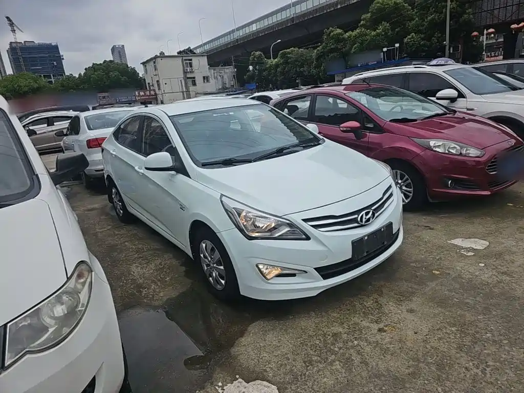 Accent 1.4 L Manual Intelligent GLS