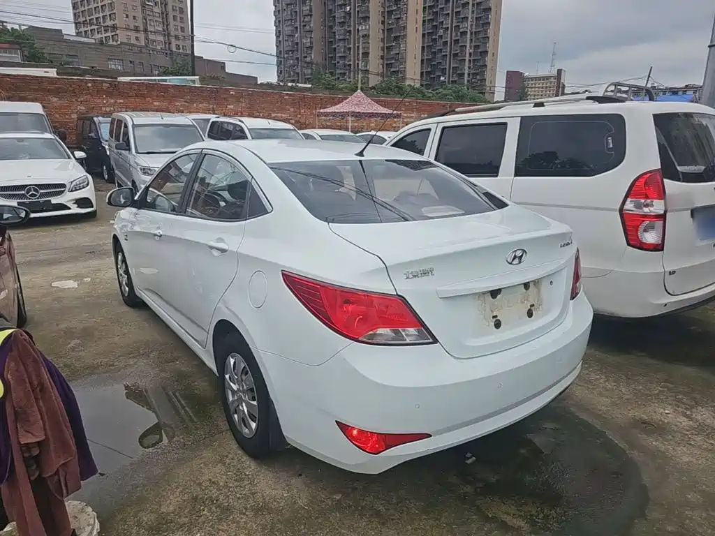 Accent 1.4 L Manual Intelligent GLS