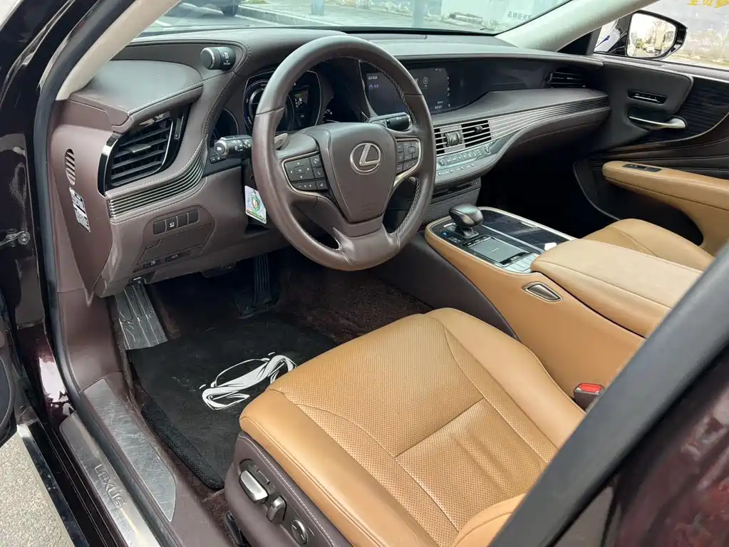 Lexus LS 500 h Outstanding CN-V