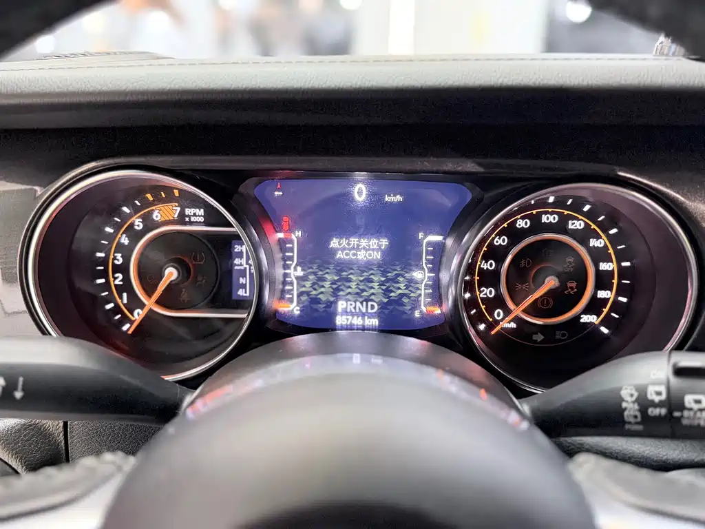 Wrangler 牧马人 2022款 2.0 T 高地巴哈马沙滩粉特别版