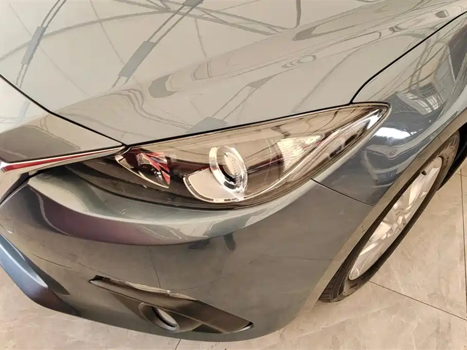 Mazda 3 Axela Sedan 1.5 L Auto Luxury