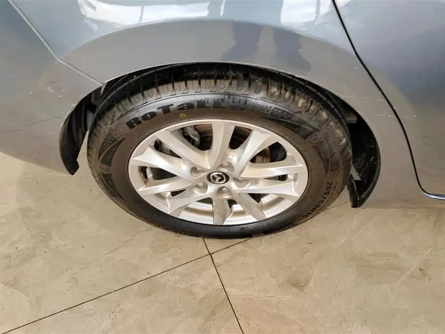 Mazda 3 Axela Sedan 1.5 L Auto Luxury