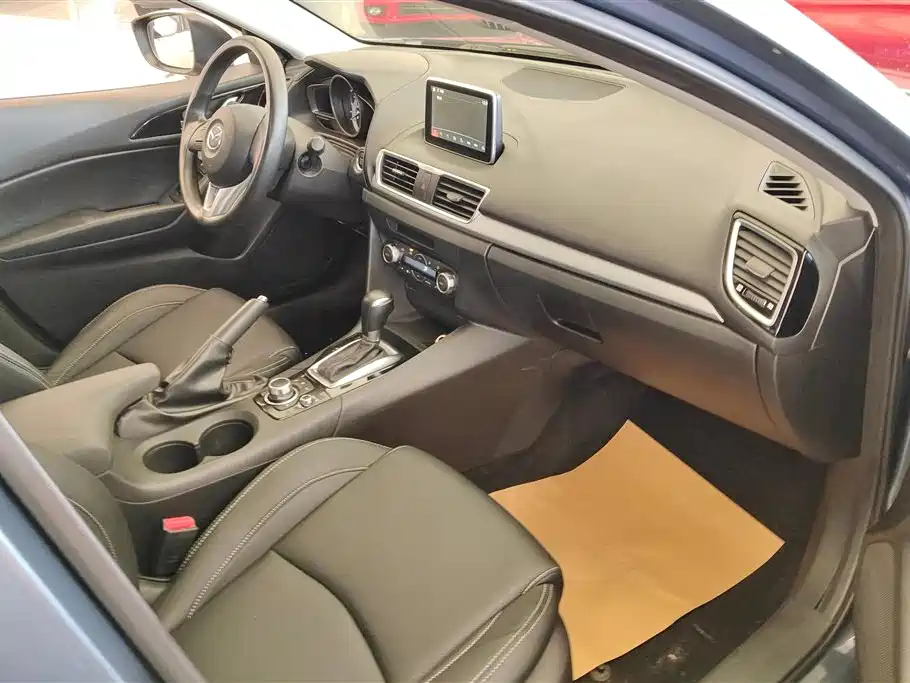 Mazda 3 Axela Sedan 1.5 L Auto Luxury