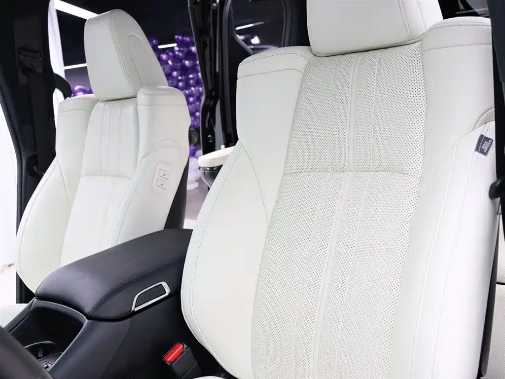 Lexus LM 300 h 7-seat Elegant