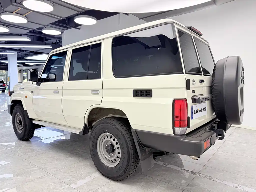 Land Cruiser (Import) 兰德酷路泽(进口) LC76 2025款 2.8 T 柴油40周年纪念版