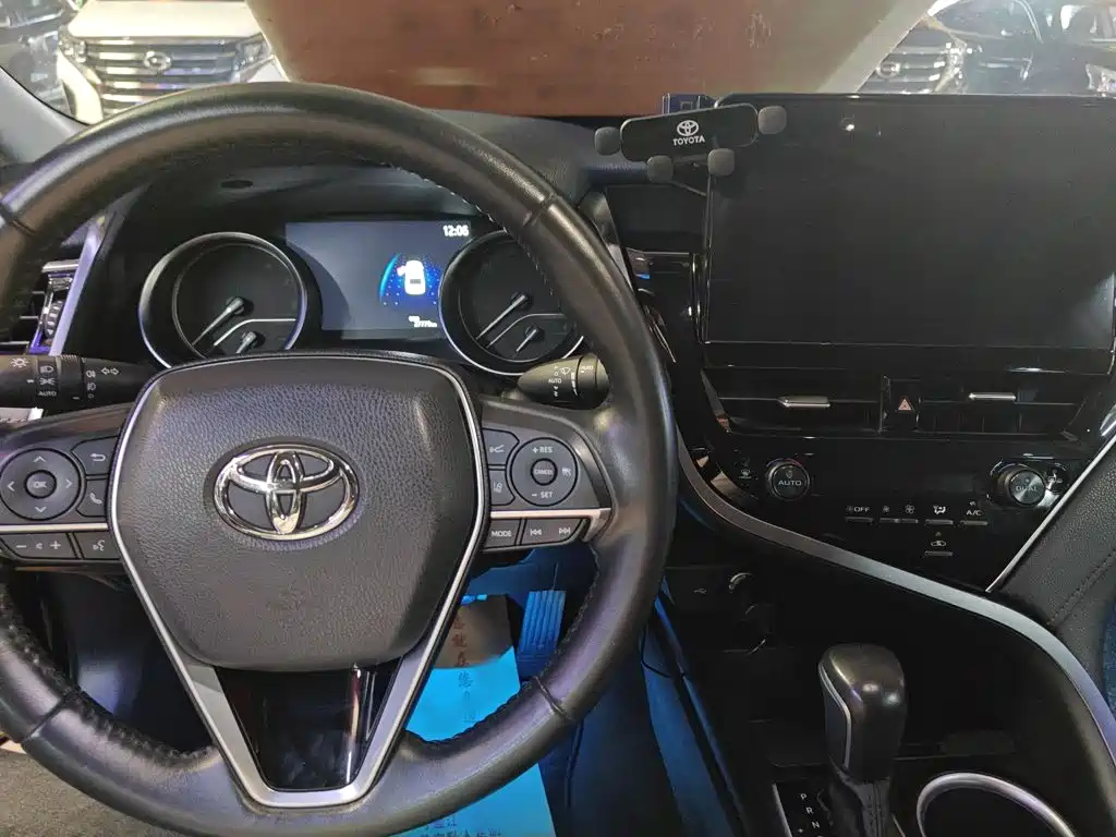 Camry 2.0 G Luxury