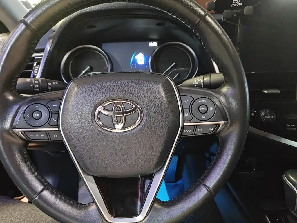 Camry 2.0 G Luxury