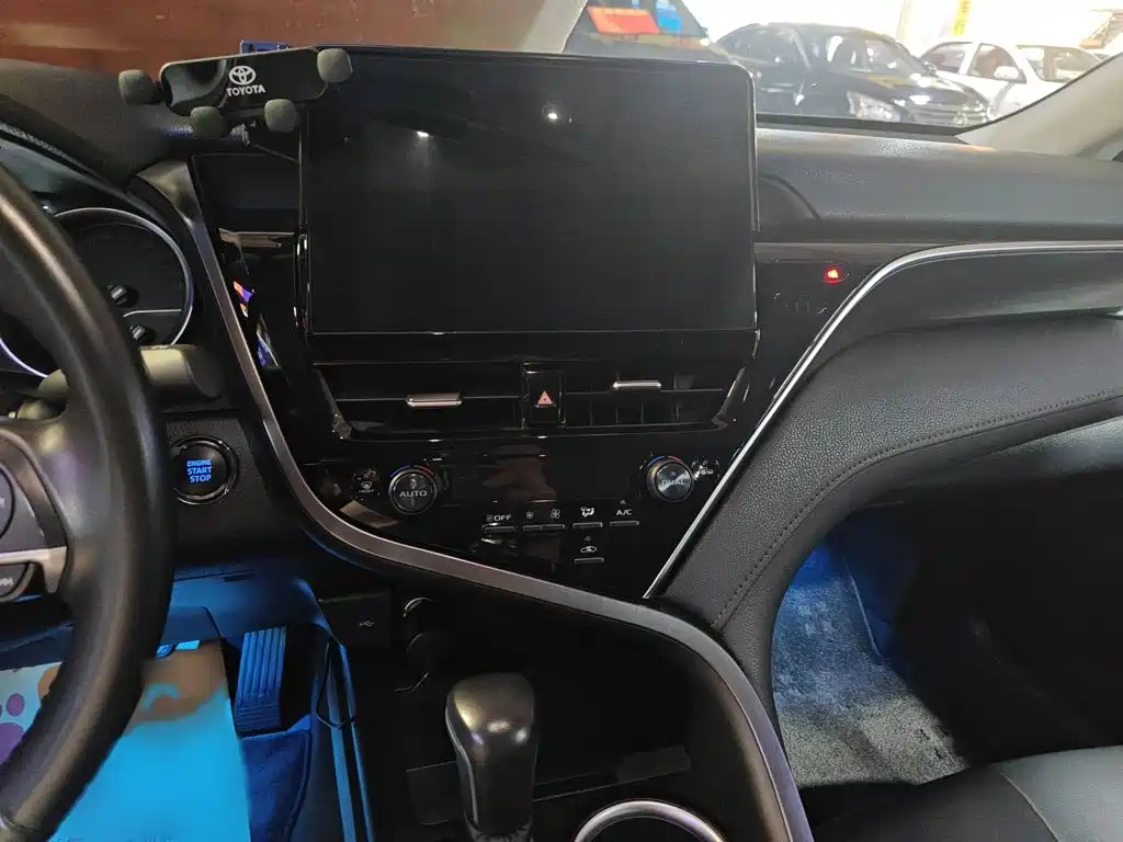 Camry 2.0 G Luxury
