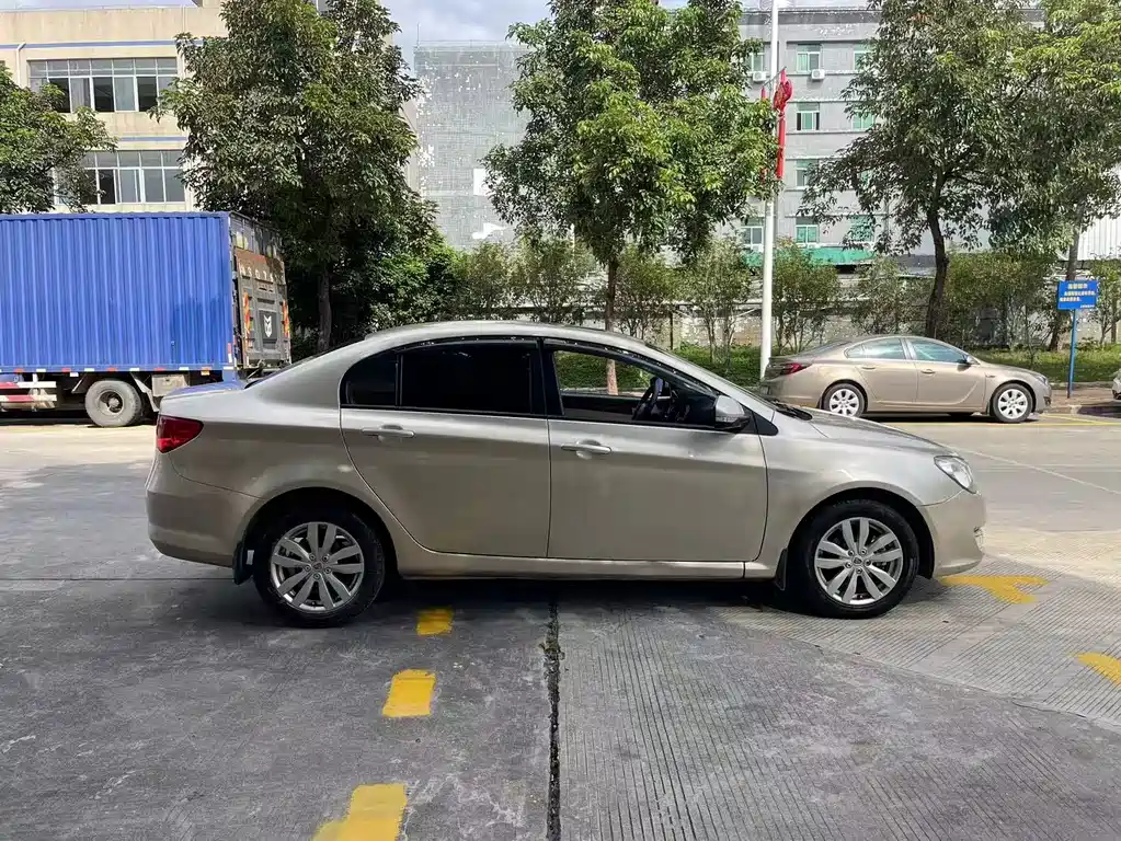 Roewe 350 1.5 L Auto Swift Joy