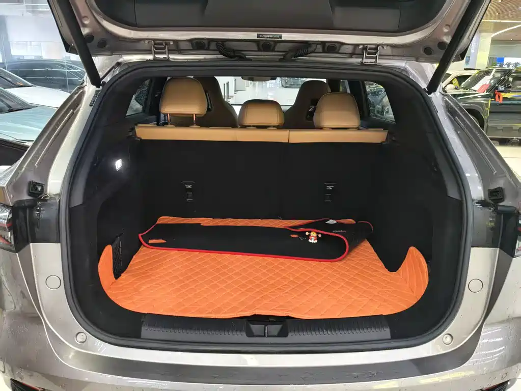 Roewe RX5 NEV eRX5 Super Hybrid Honored