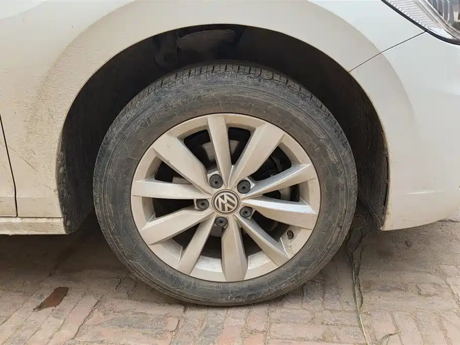 Bora 1.5 L Auto Comfort