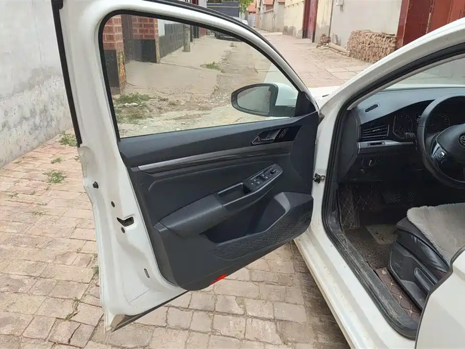 Bora 1.5 L Auto Comfort