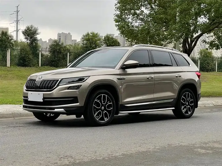 Skoda Kodiaq Facelift TSI330 5-seat 2 WD Luxury Enjoyment CN-V