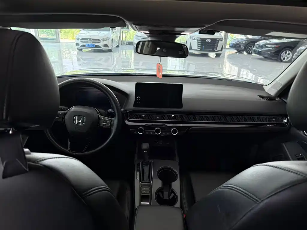 Integra 240 TURBO CVT Leading